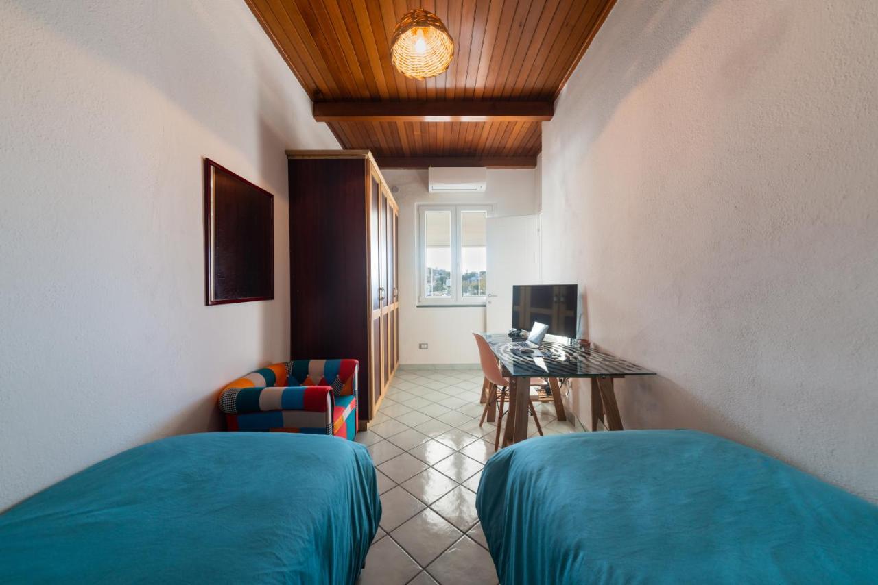 Апартаменты La Casa Sul Porto Искья Экстерьер фото